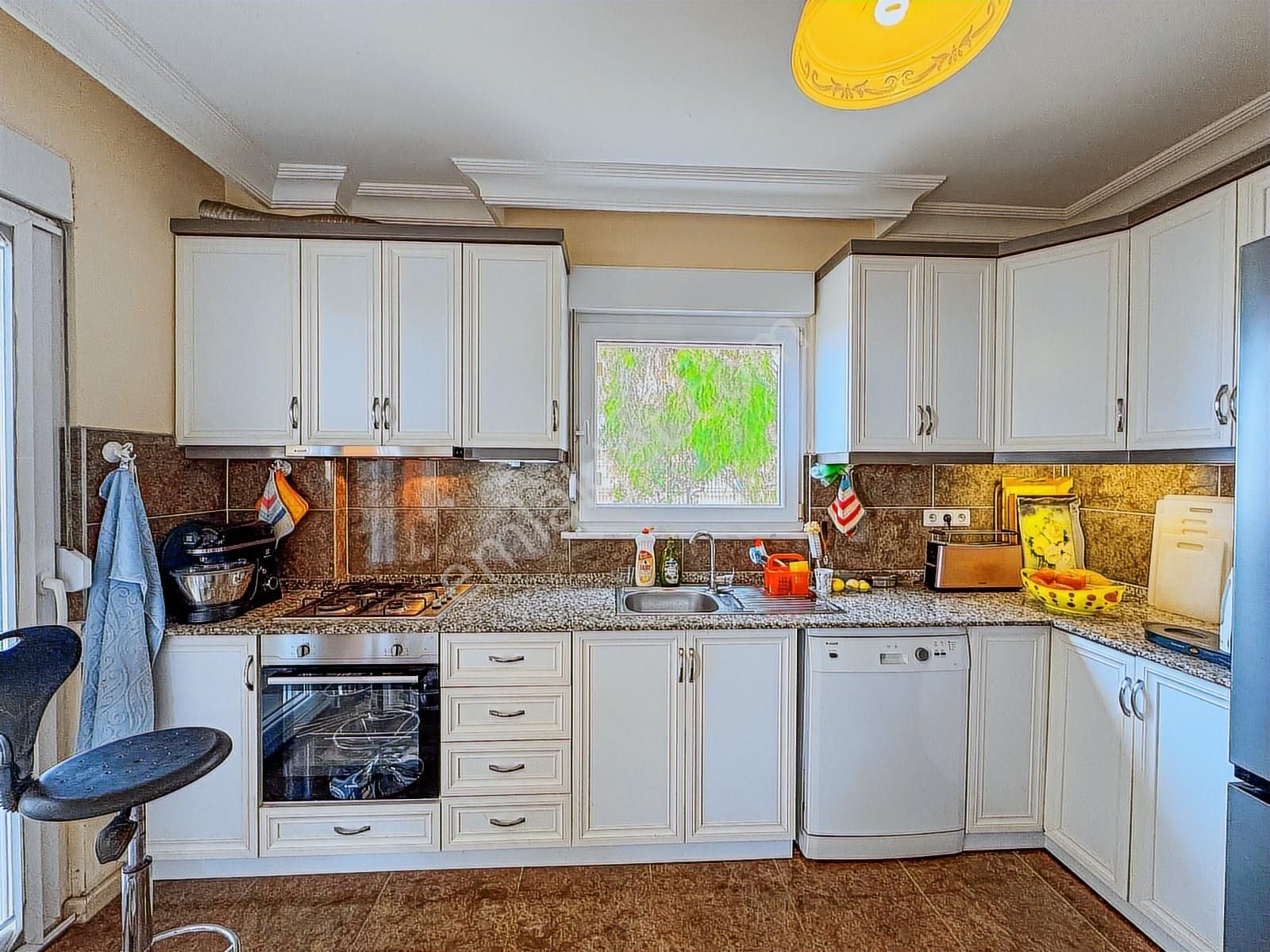 Alanya Yaylalı Deniz Manzaralı Eşyalı4+1 Tripleks Müstakil Villa - Görsel 21