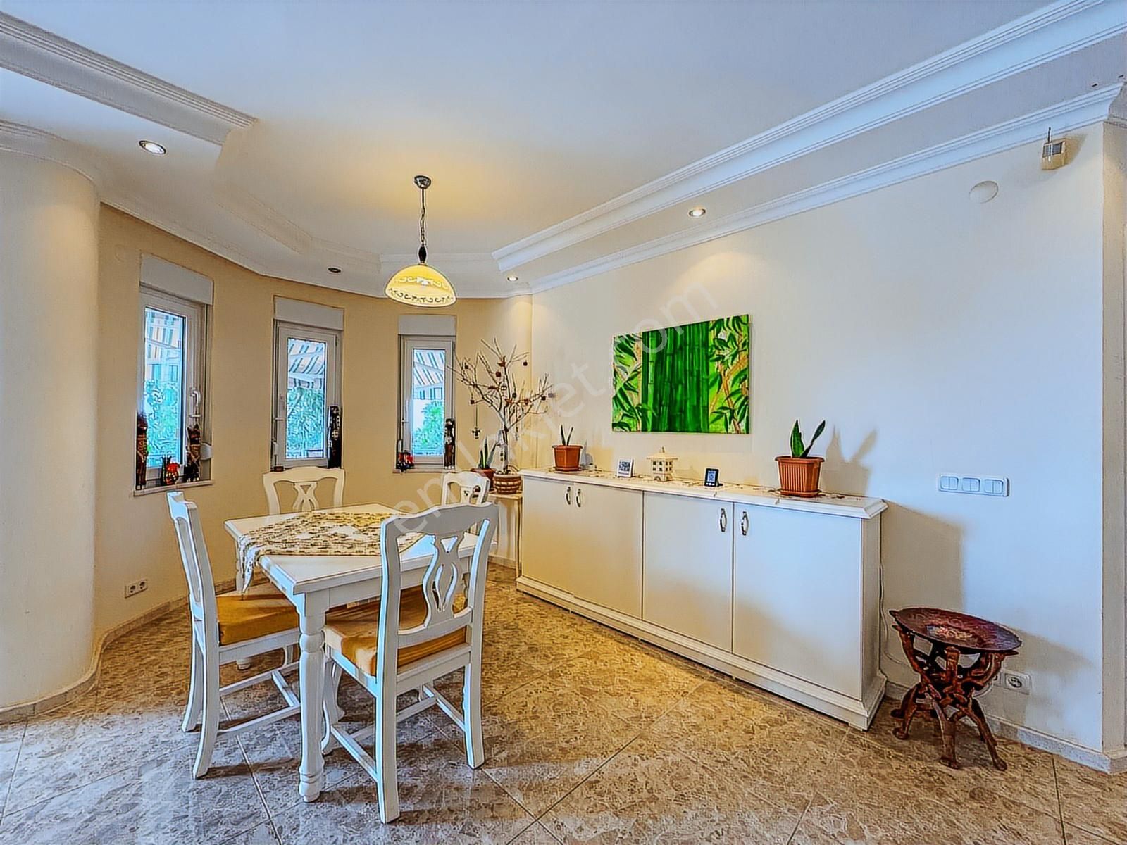 Alanya Yaylalı Deniz Manzaralı Eşyalı4+1 Tripleks Müstakil Villa - Görsel 11