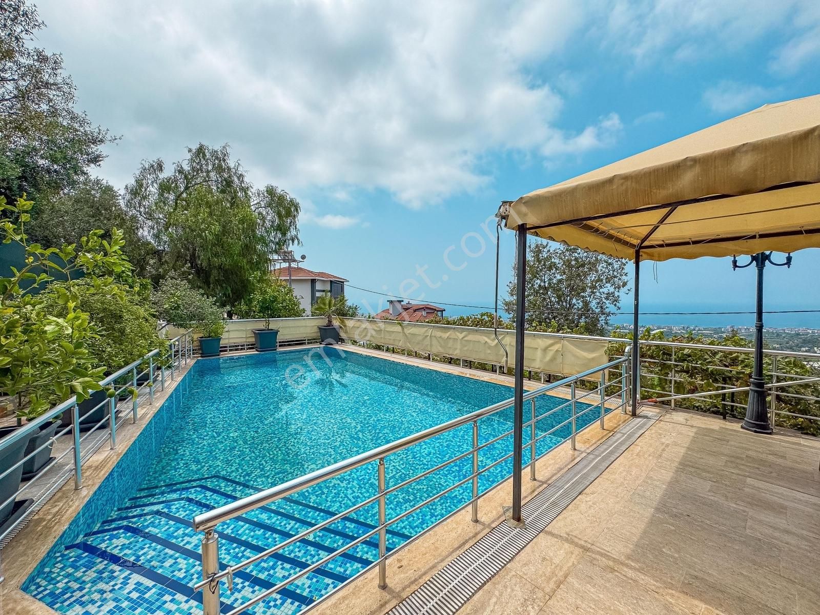 Alanya Yaylalı Deniz Manzaralı Eşyalı4+1 Tripleks Müstakil Villa - Görsel 18