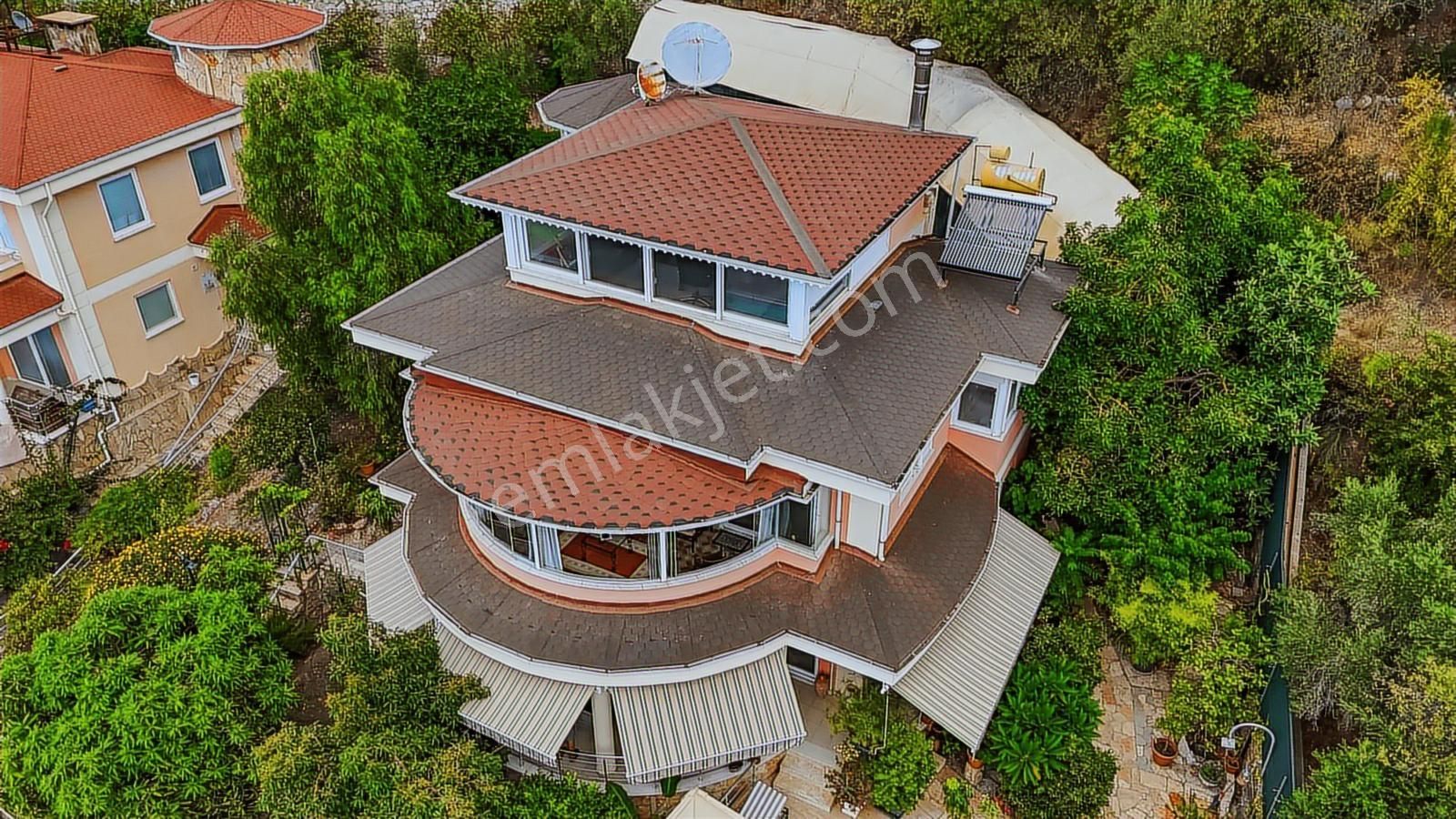 Alanya Yaylalı Deniz Manzaralı Eşyalı4+1 Tripleks Müstakil Villa