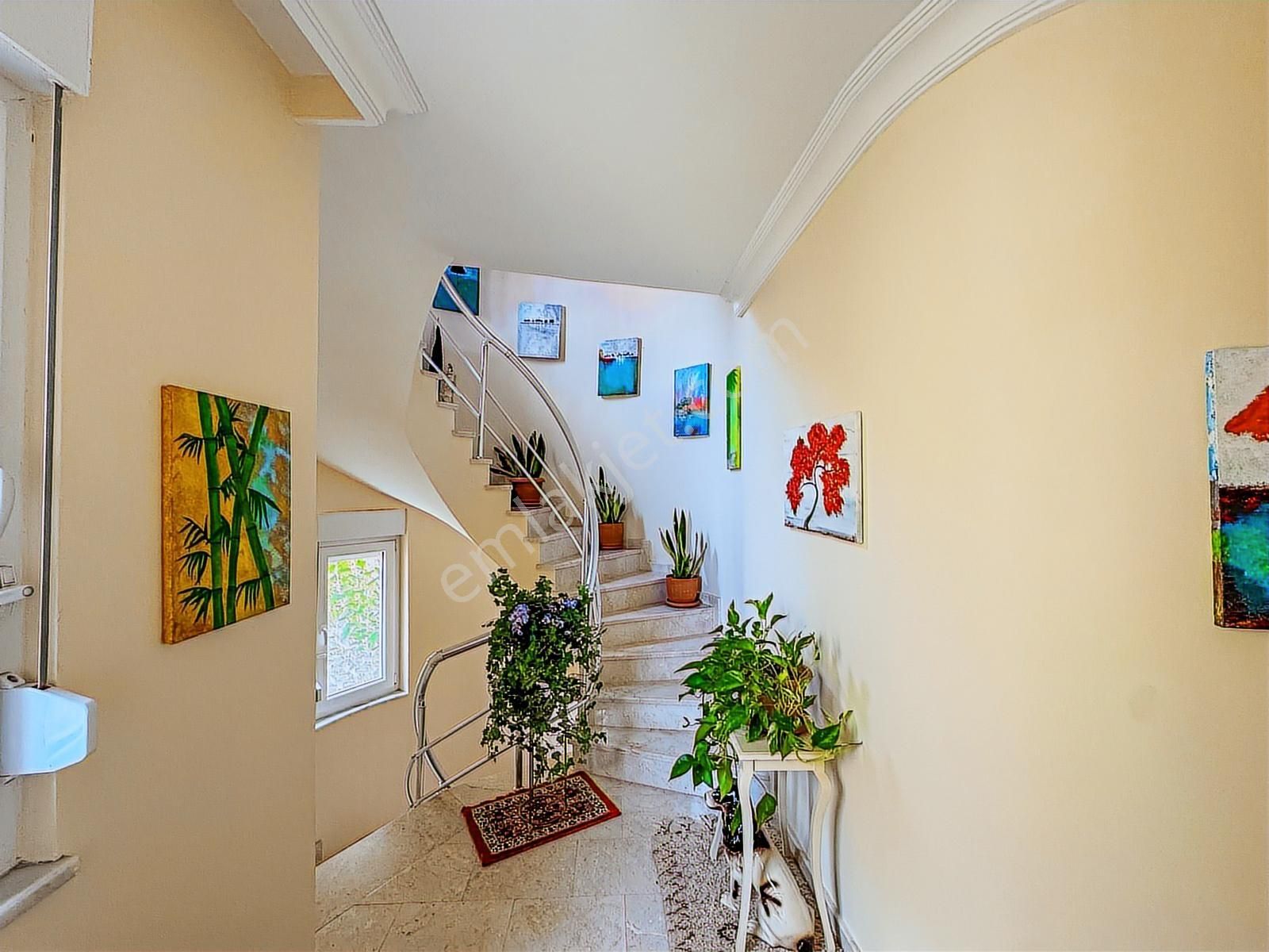 Alanya Yaylalı Deniz Manzaralı Eşyalı4+1 Tripleks Müstakil Villa - Görsel 24