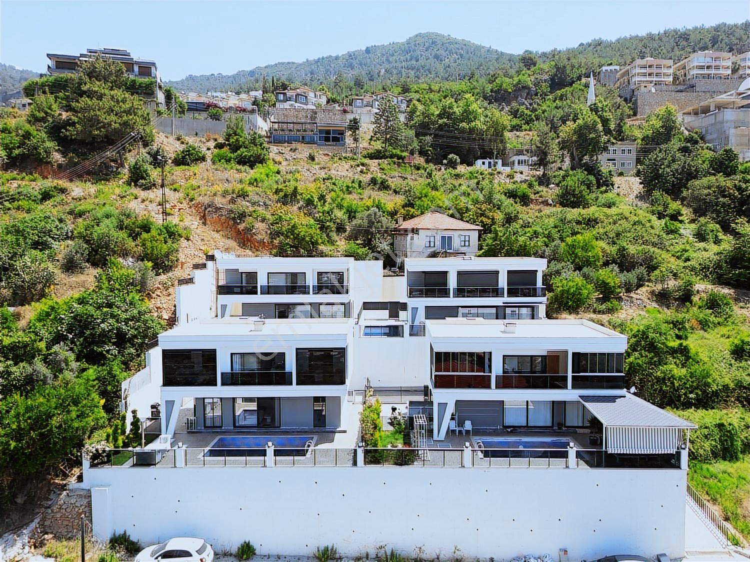 Alanya Bektaşta Sıfır Lüx 3+1 Villa Ful Eşyalı, Havuzlu
