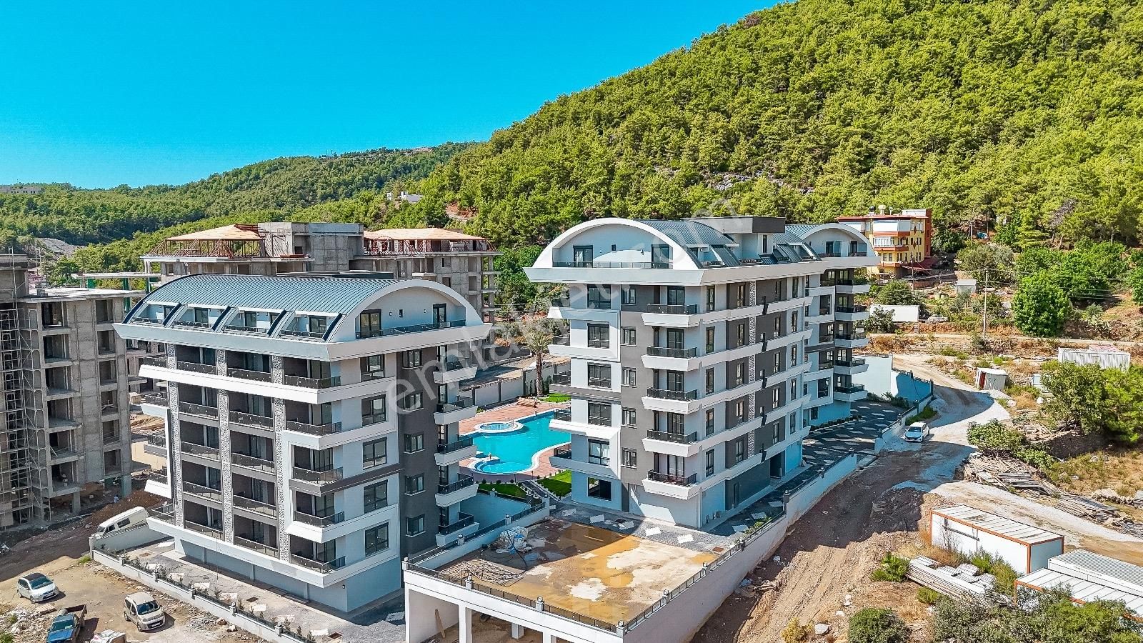 Alanya Çıplaklı Sıfır Bina Full Aktiviteli 4+1 Çok Geniş Daire