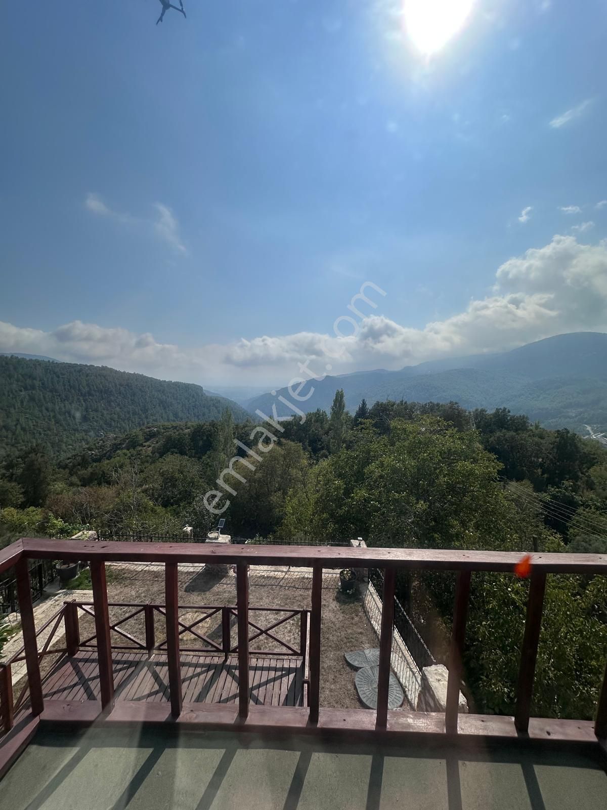 Bademağacında Doğa Deniz Manzaralı Müstakil Ağaç Ev Arsa Tapulu - Görsel 15