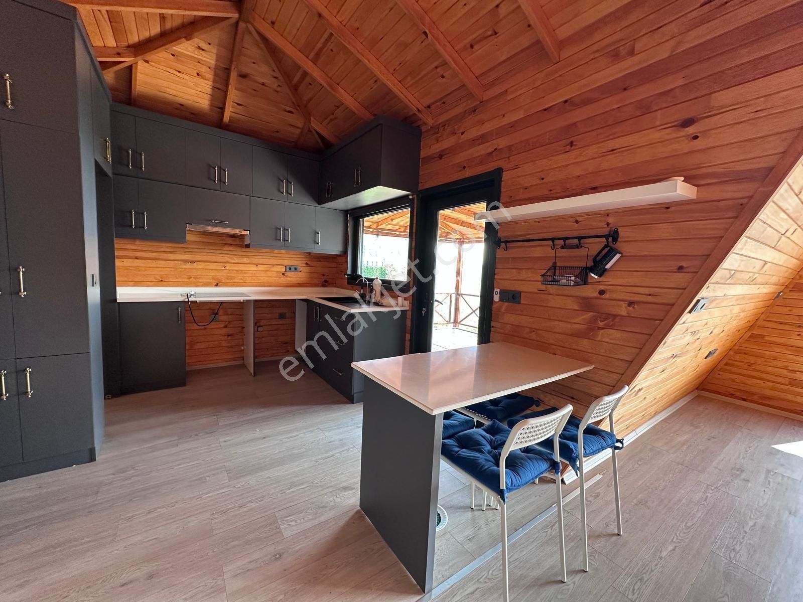 Bademağacında Doğa Deniz Manzaralı Müstakil Ağaç Ev Arsa Tapulu - Görsel 17