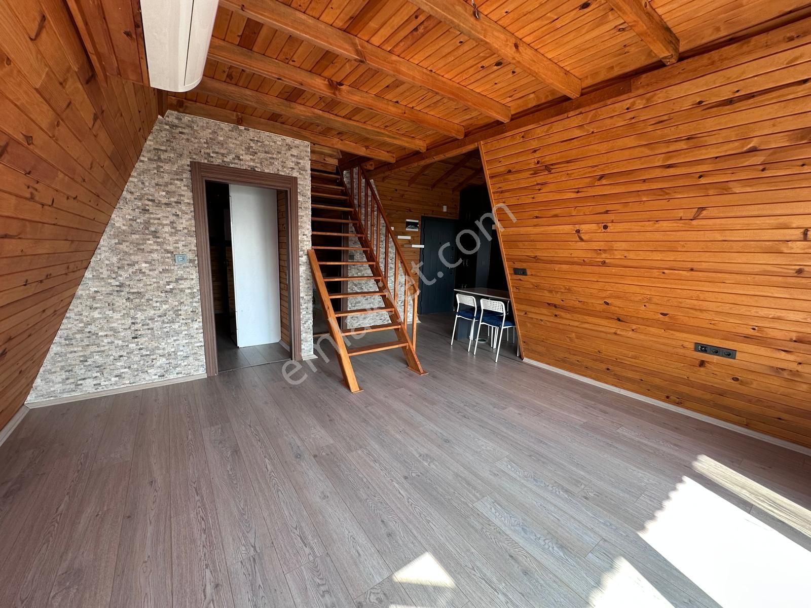 Bademağacında Doğa Deniz Manzaralı Müstakil Ağaç Ev Arsa Tapulu - Görsel 10