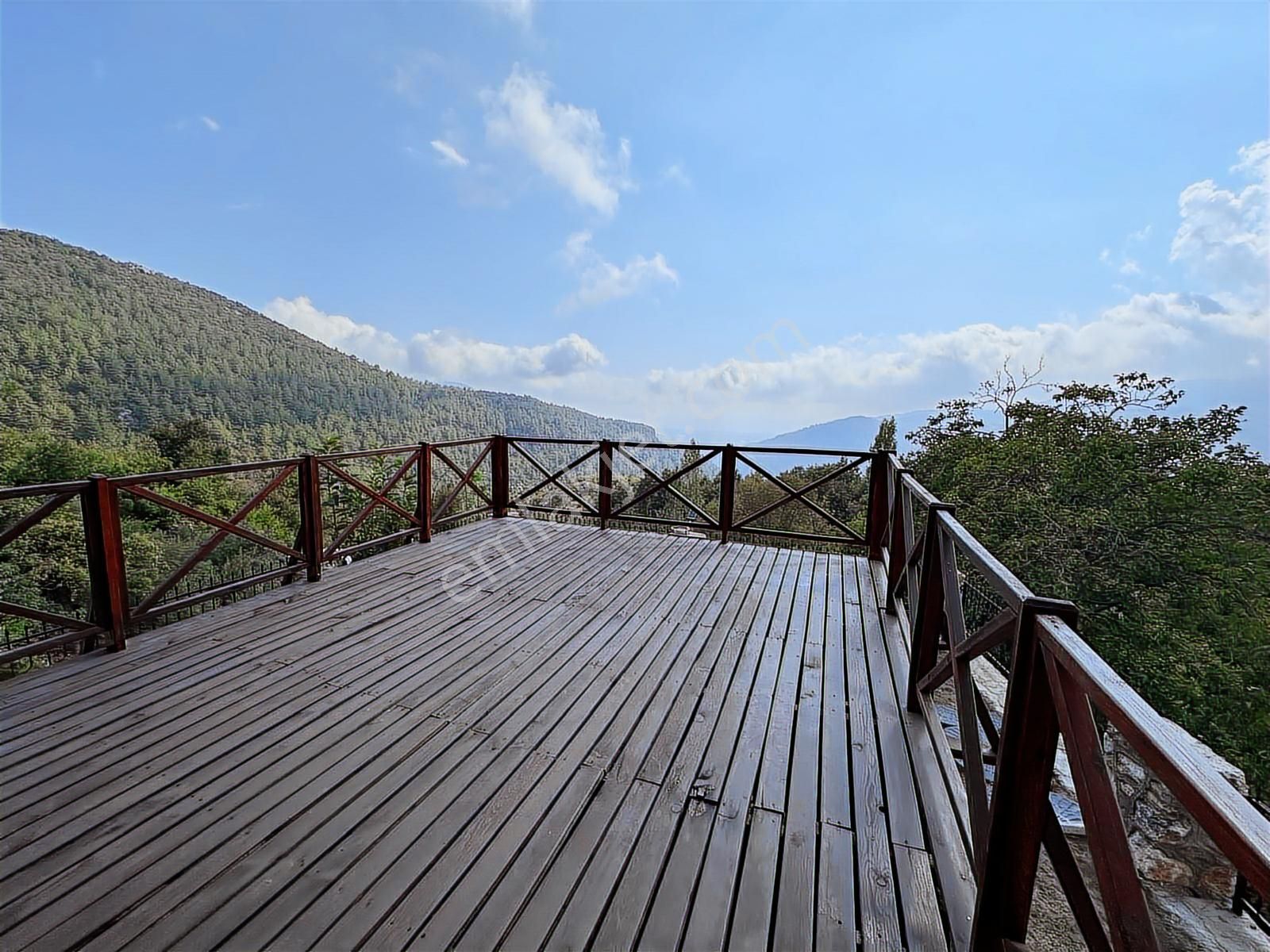 Bademağacında Doğa Deniz Manzaralı Müstakil Ağaç Ev Arsa Tapulu - Görsel 4