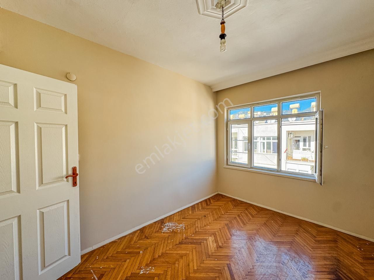 Alanyada Merkezi Konumda 3+1 Geniş Oturumlu Uygun Daire - Görsel 9