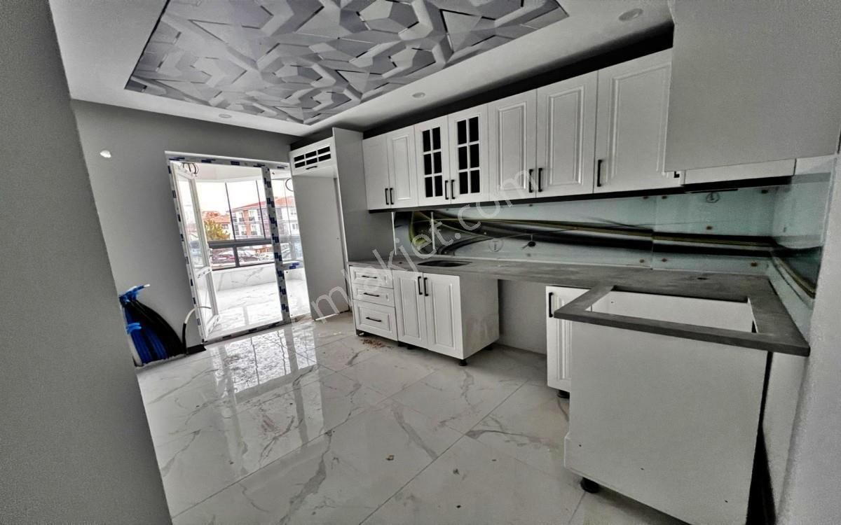 Pınarbaşı Mahallesinde Giriş Katında Full Yapılı Sıfır 3+1 - Görsel 8