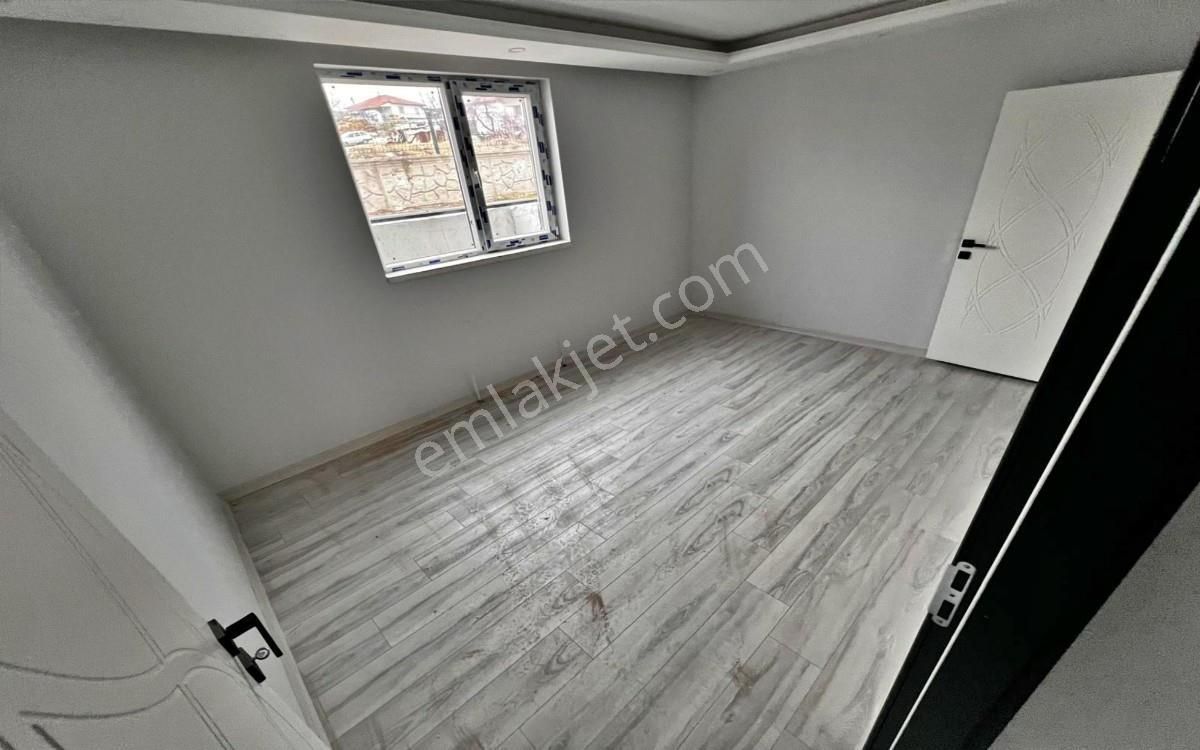 Pınarbaşı Mahallesinde Giriş Katında Full Yapılı Sıfır 3+1 - Görsel 23