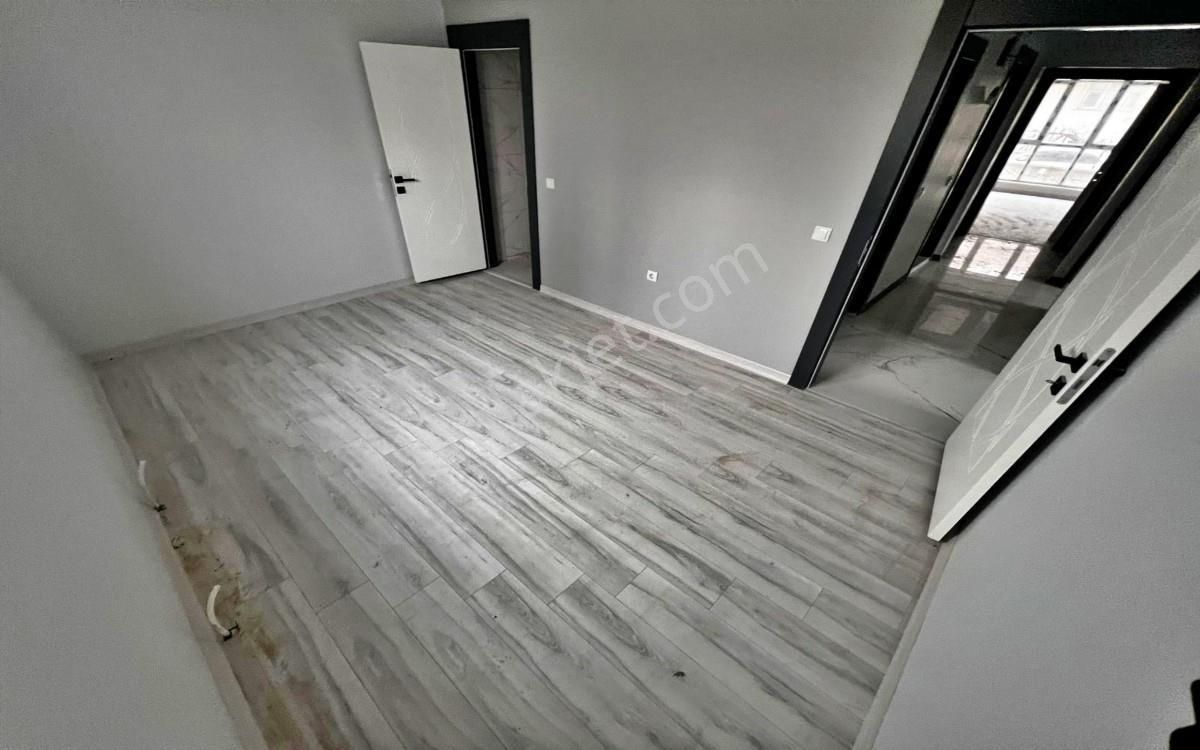 Pınarbaşı Mahallesinde Giriş Katında Full Yapılı Sıfır 3+1 - Görsel 27