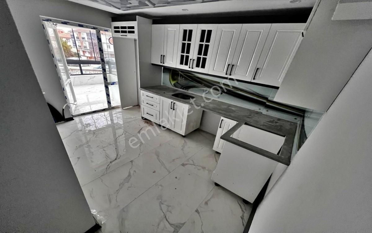 Pınarbaşı Mahallesinde Giriş Katında Full Yapılı Sıfır 3+1 - Görsel 4