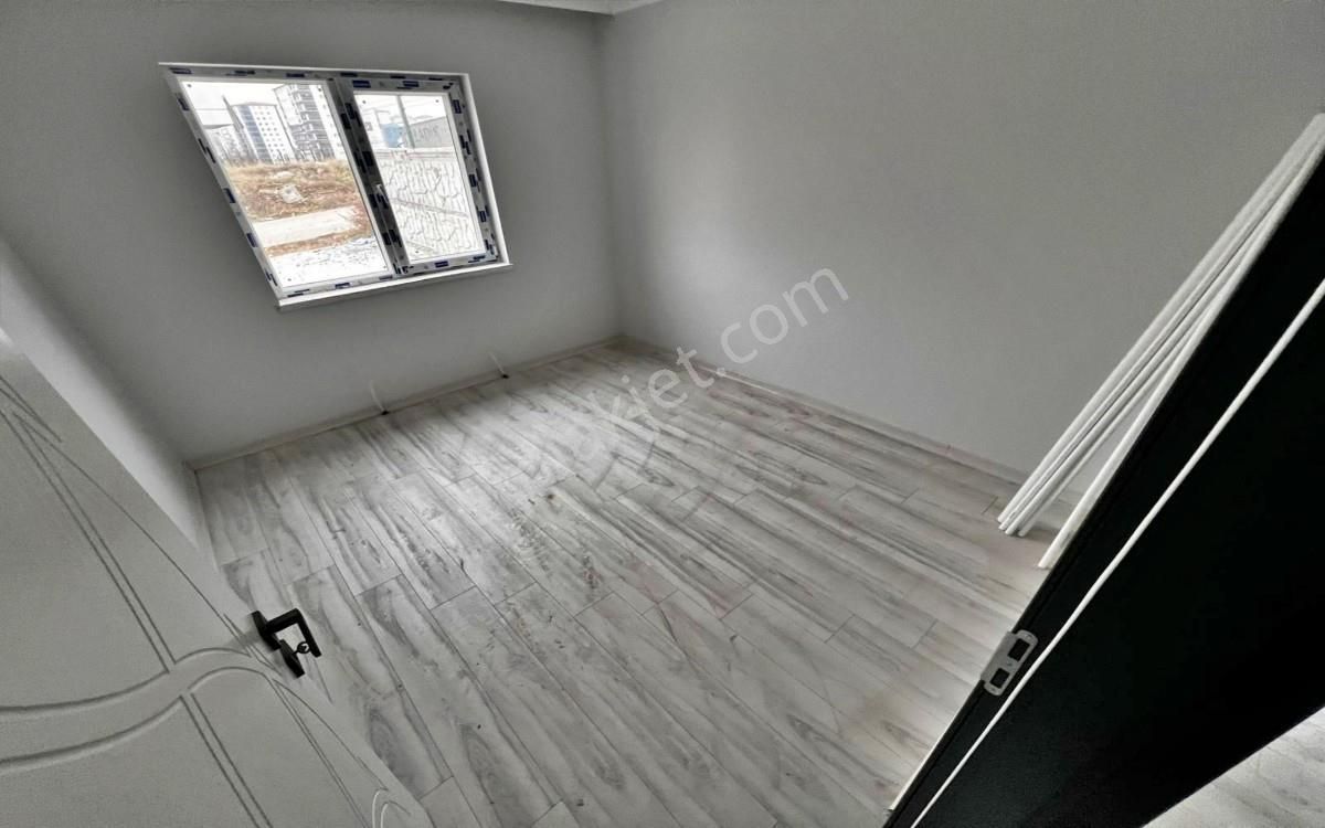 Pınarbaşı Mahallesinde Giriş Katında Full Yapılı Sıfır 3+1 - Görsel 20