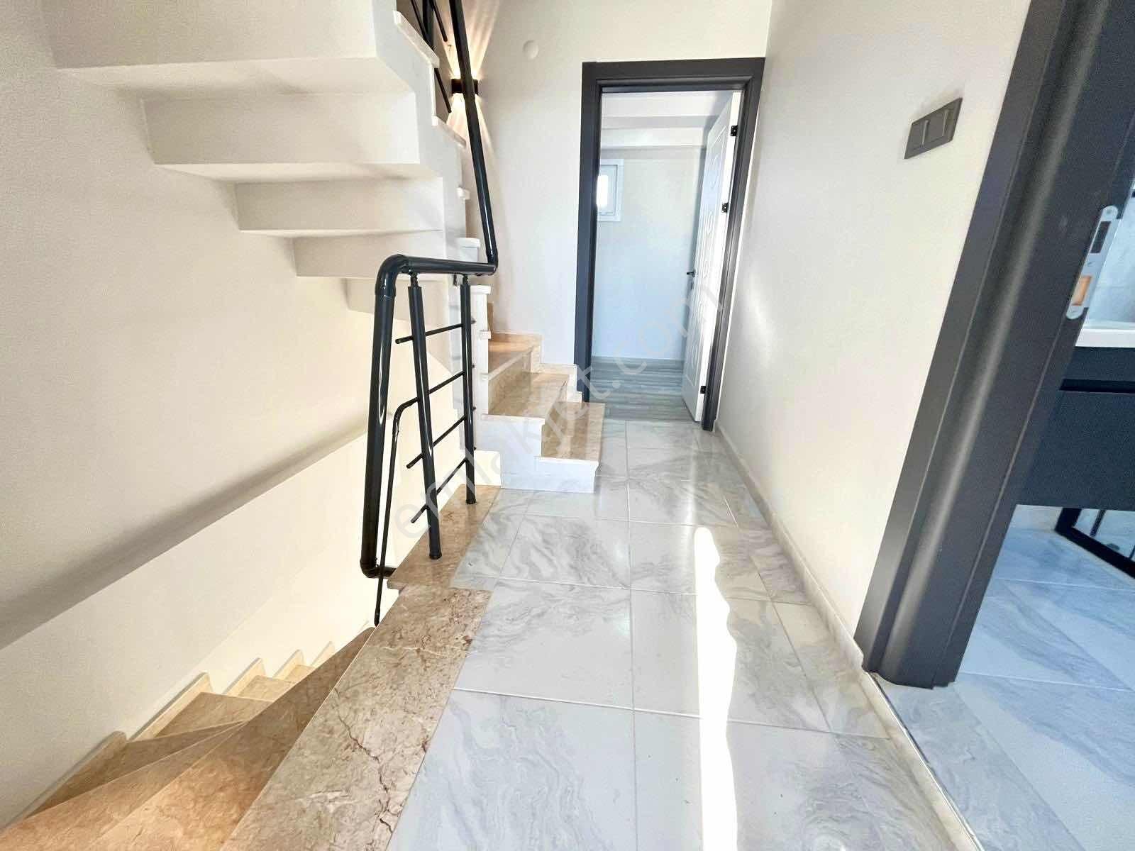 ▀▄▀▄mega Yapı ▀▄▀▄ Alt Yapılı, Merkezde, Geniş Bahçeli 3+1 Villa - Görsel 14