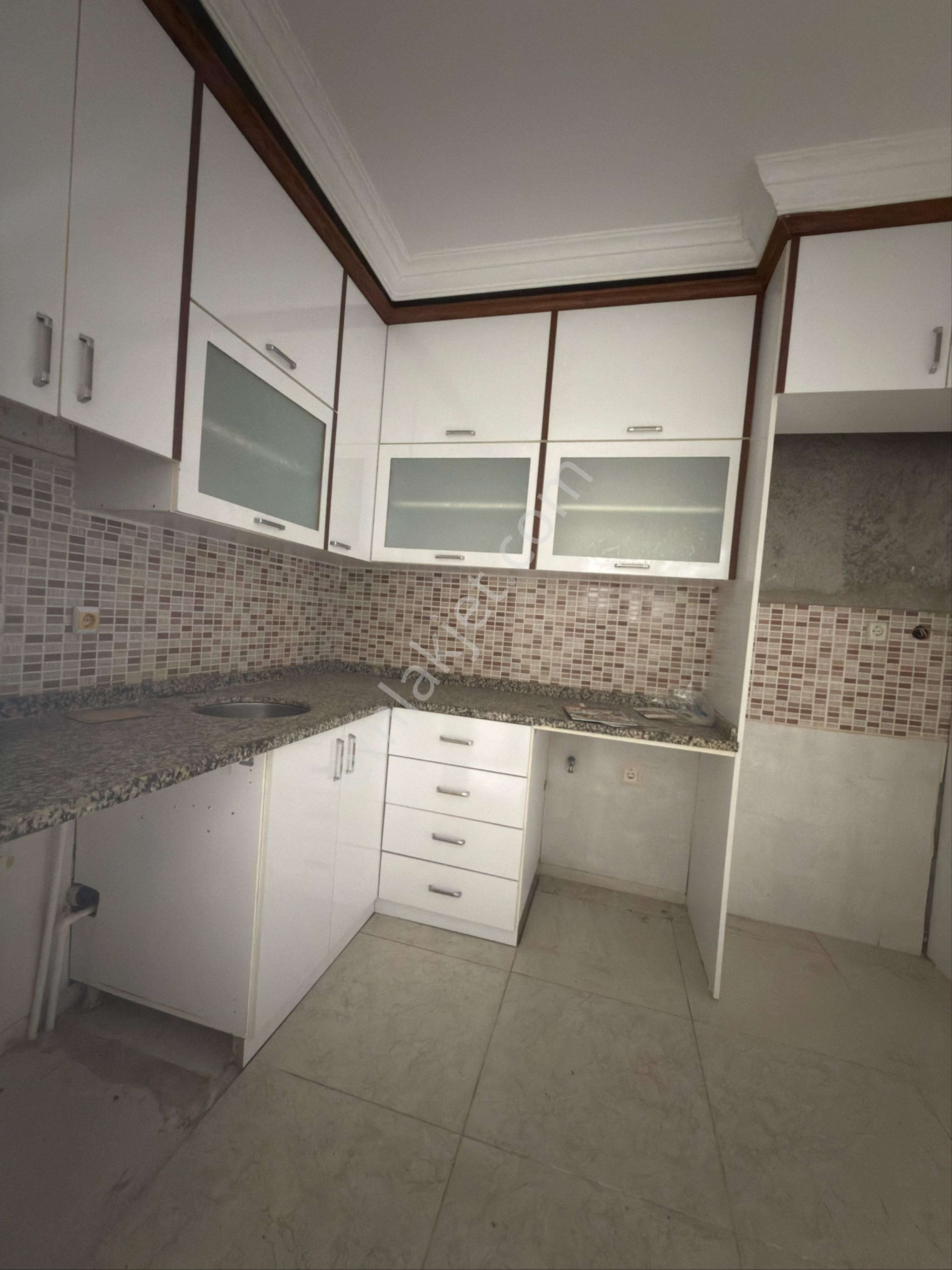 Gürselpaşa Mahallesi’nde Bahçeli Müstakil 2+1 Kiralık Ev - Görsel 2