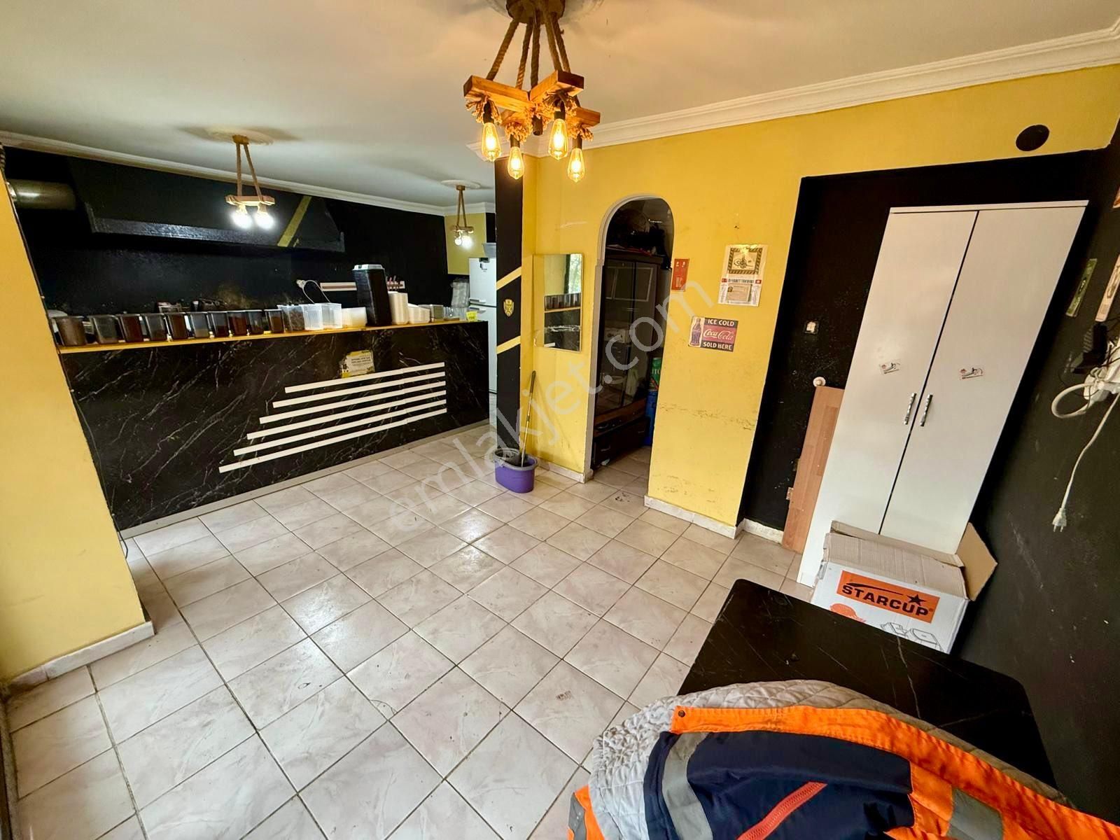 Uyanış Otobüs Son Durakları Karşısı Düz Ayak 55m2 Dükkan