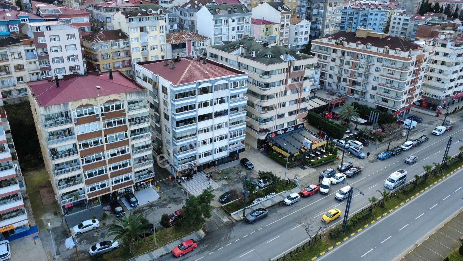 Trabzon Fatih Mahallesi Sahil Yolu Üzeri Satılık 4+1 Daire - Görsel 3