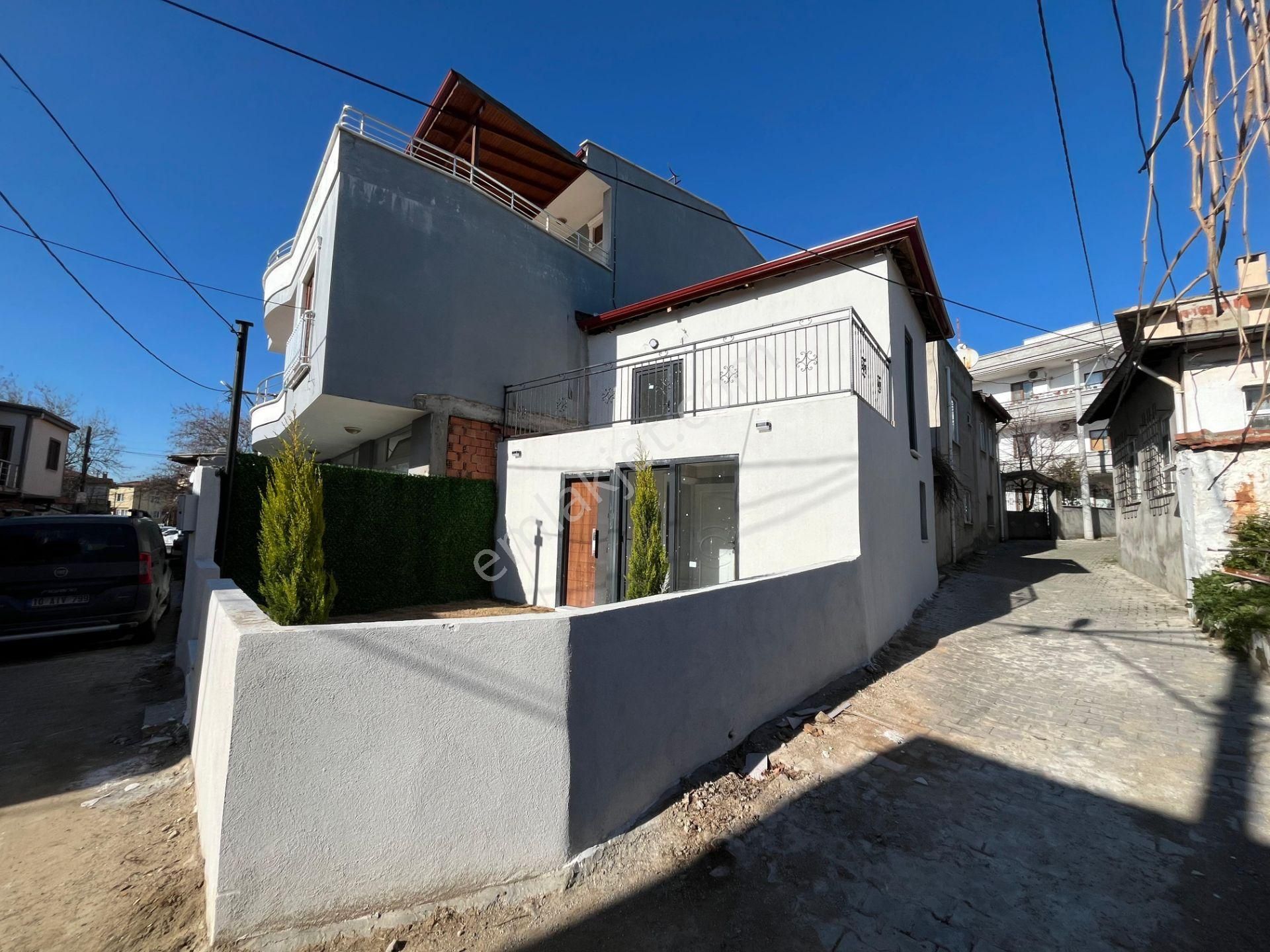 Parstan Kızılkeçilide Bahçe Kullanımlı Masrafsız 1+1 Müstakil Ev