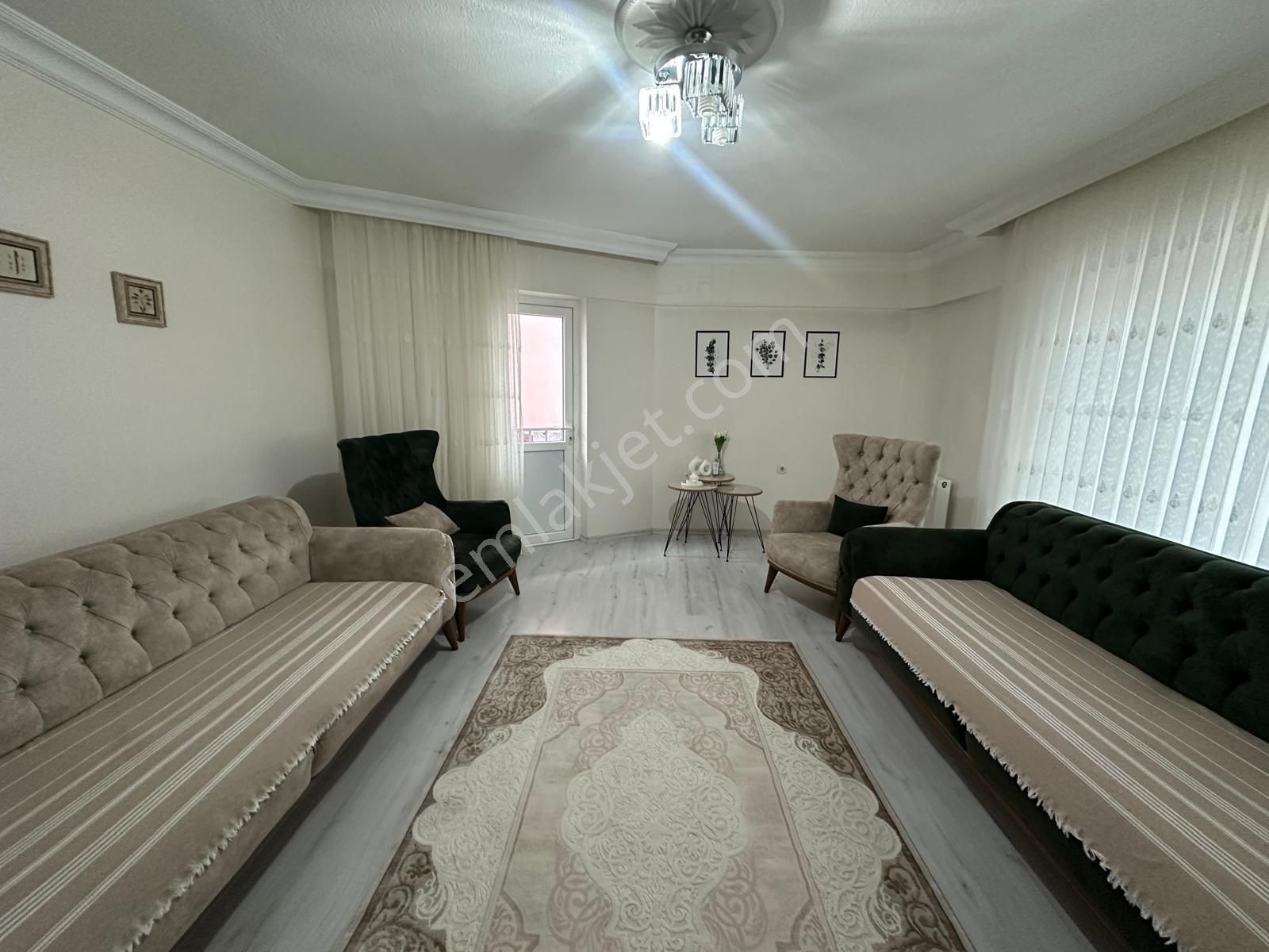 Pursaklar Mehmet Zengin Emlak'tan Merkez Mah. 2.kat 3+1 3 Cepheli Yapılı Masrafsız Daire - Görsel 2