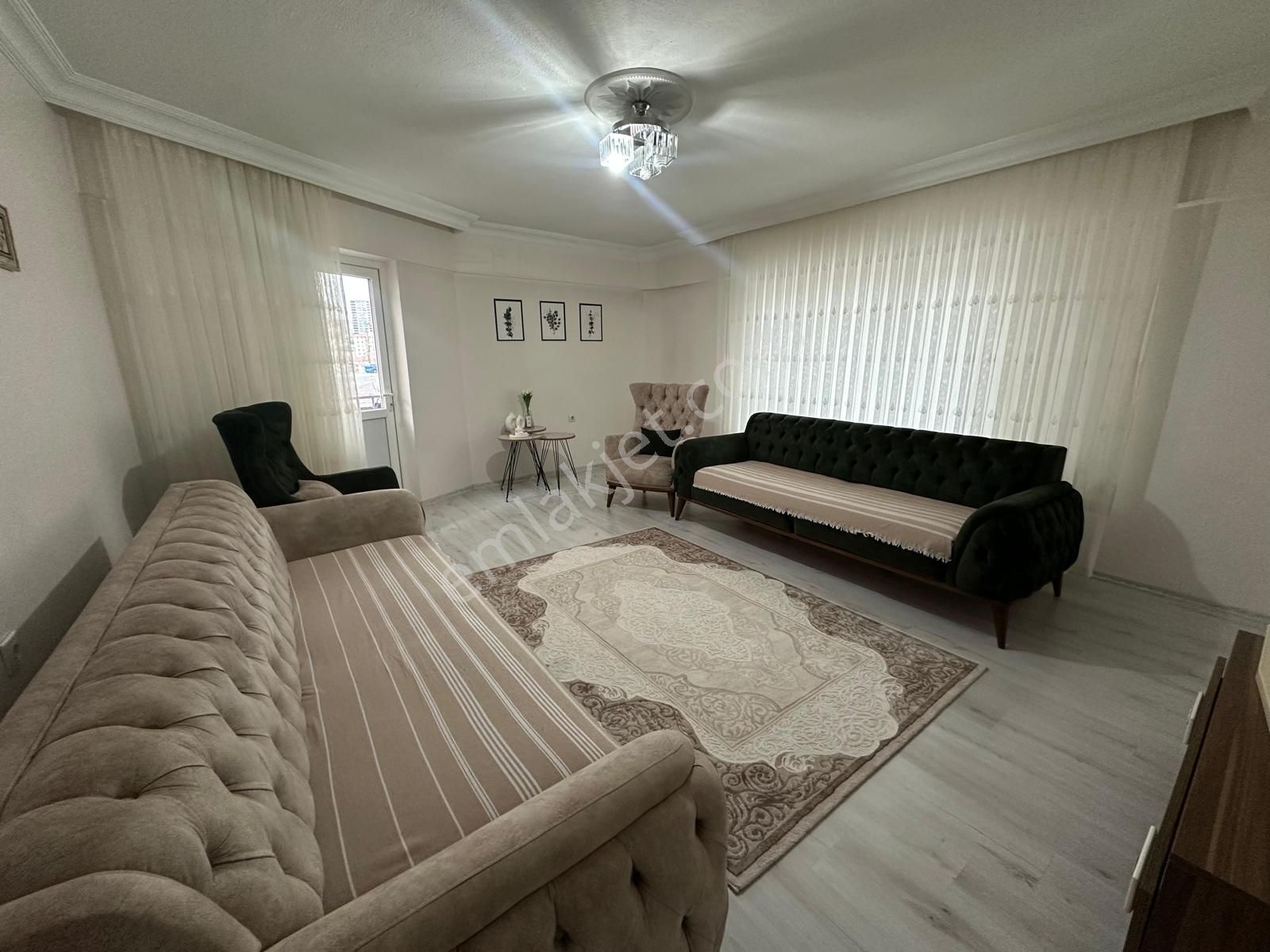 Pursaklar Mehmet Zengin Emlak'tan Merkez Mah. 2.kat 3+1 3 Cepheli Yapılı Masrafsız Daire