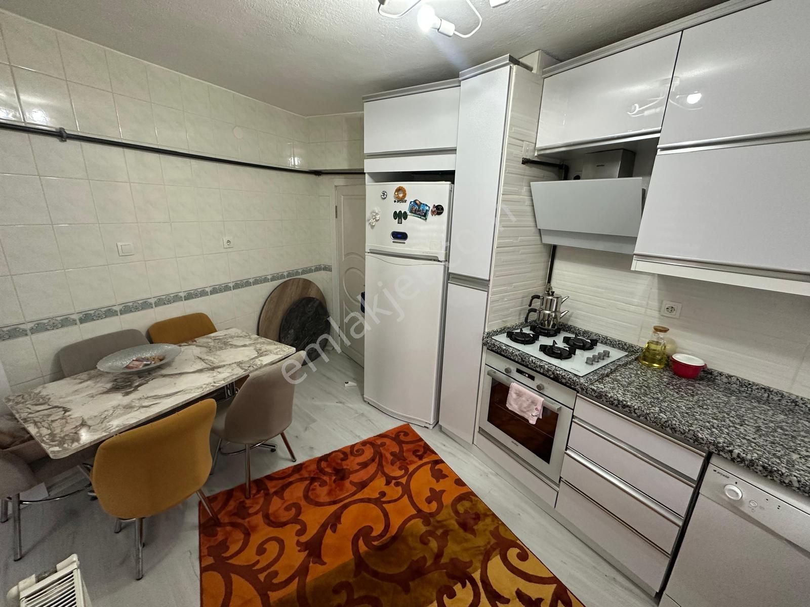 Pursaklar Mehmet Zengin Emlak'tan Merkez Mah. 2.kat 3+1 3 Cepheli Yapılı Masrafsız Daire - Görsel 9