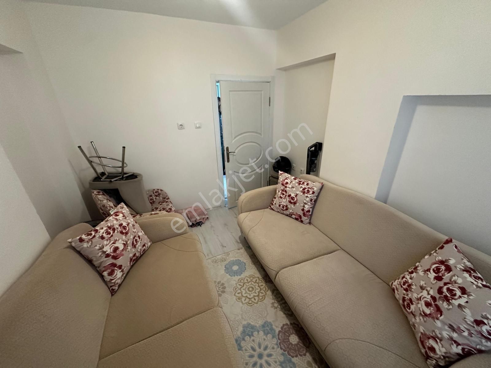 Pursaklar Mehmet Zengin Emlak'tan Merkez Mah. 2.kat 3+1 3 Cepheli Yapılı Masrafsız Daire - Görsel 5