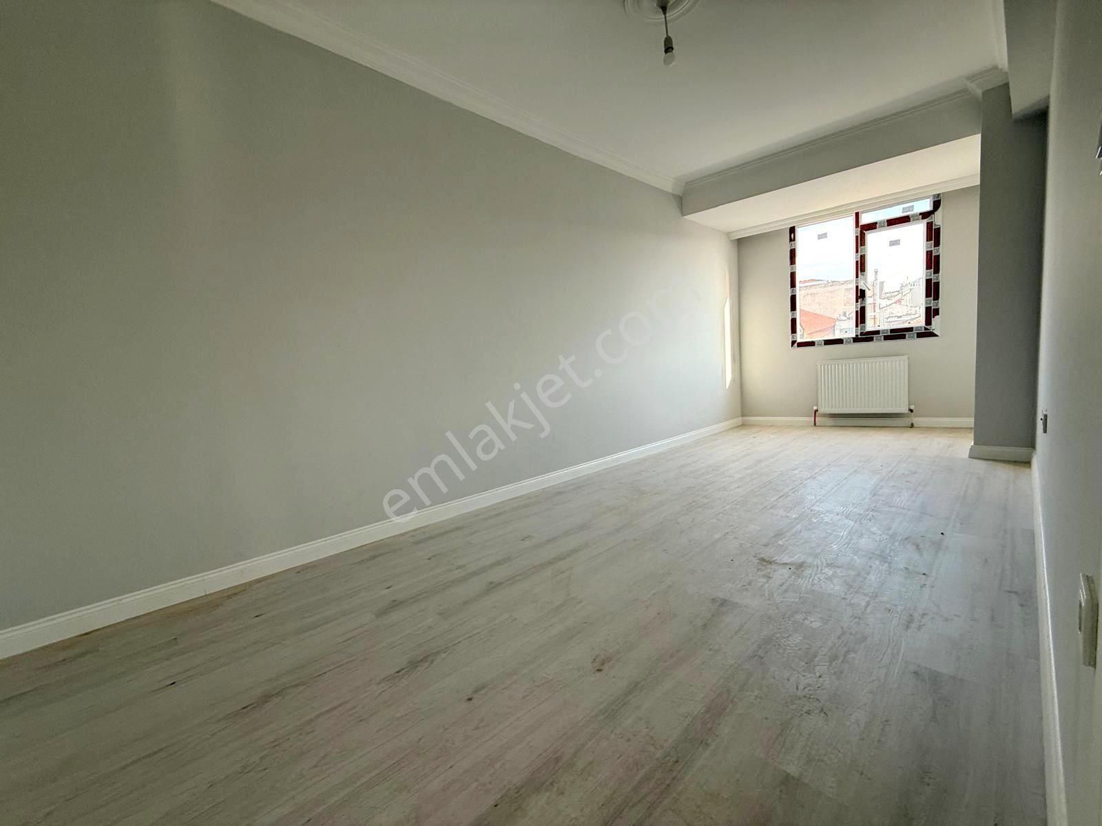 Merkezi Konumda Cadde Üzeri Sıfır 3+1 Ara Kat Satılık Daire - Görsel 3