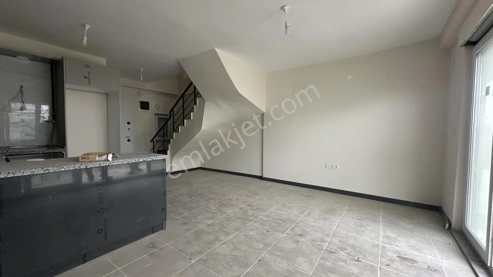 Balıkesir Keremköyde Doğalgazlı, Havuzlu, 3+1 Satılık Villa - Görsel 3
