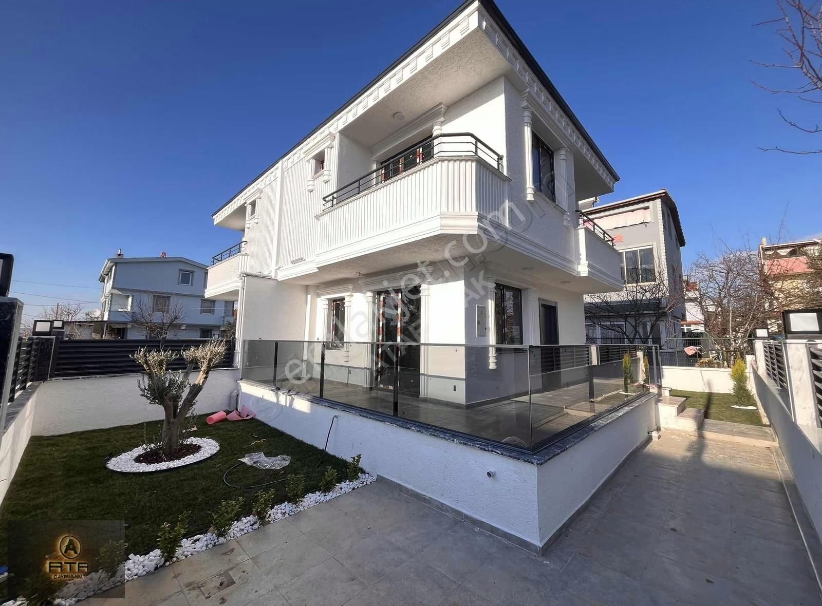 Ata Gayrimenkul,den Cadeye Cephe 2+1 Geniş Bahçeli Villa