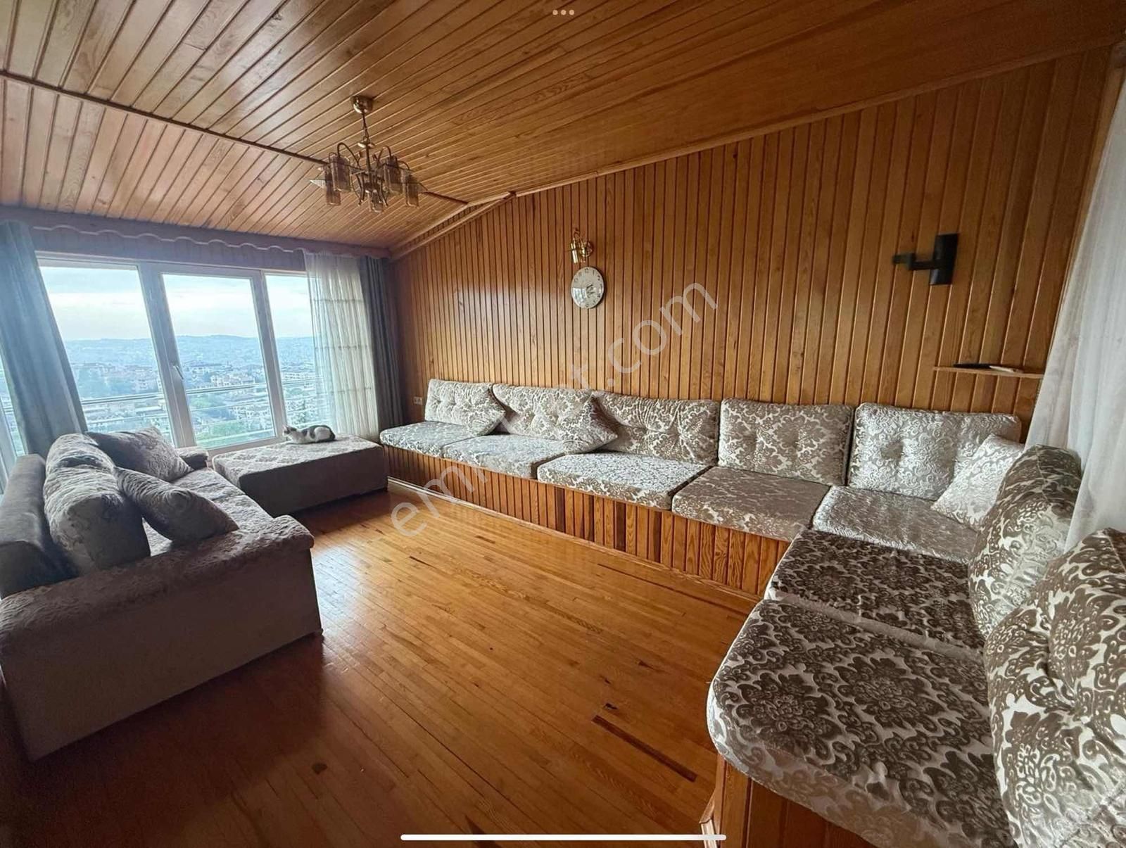 Çekirgede Panoramik Manzaralı Müstakil Girişli 5+1 Villa - Görsel 14