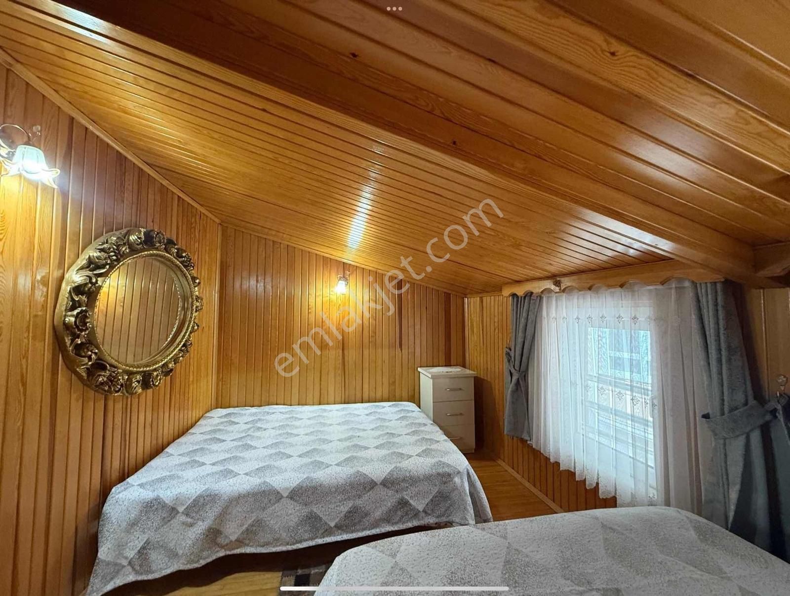 Çekirgede Panoramik Manzaralı Müstakil Girişli 5+1 Villa - Görsel 26