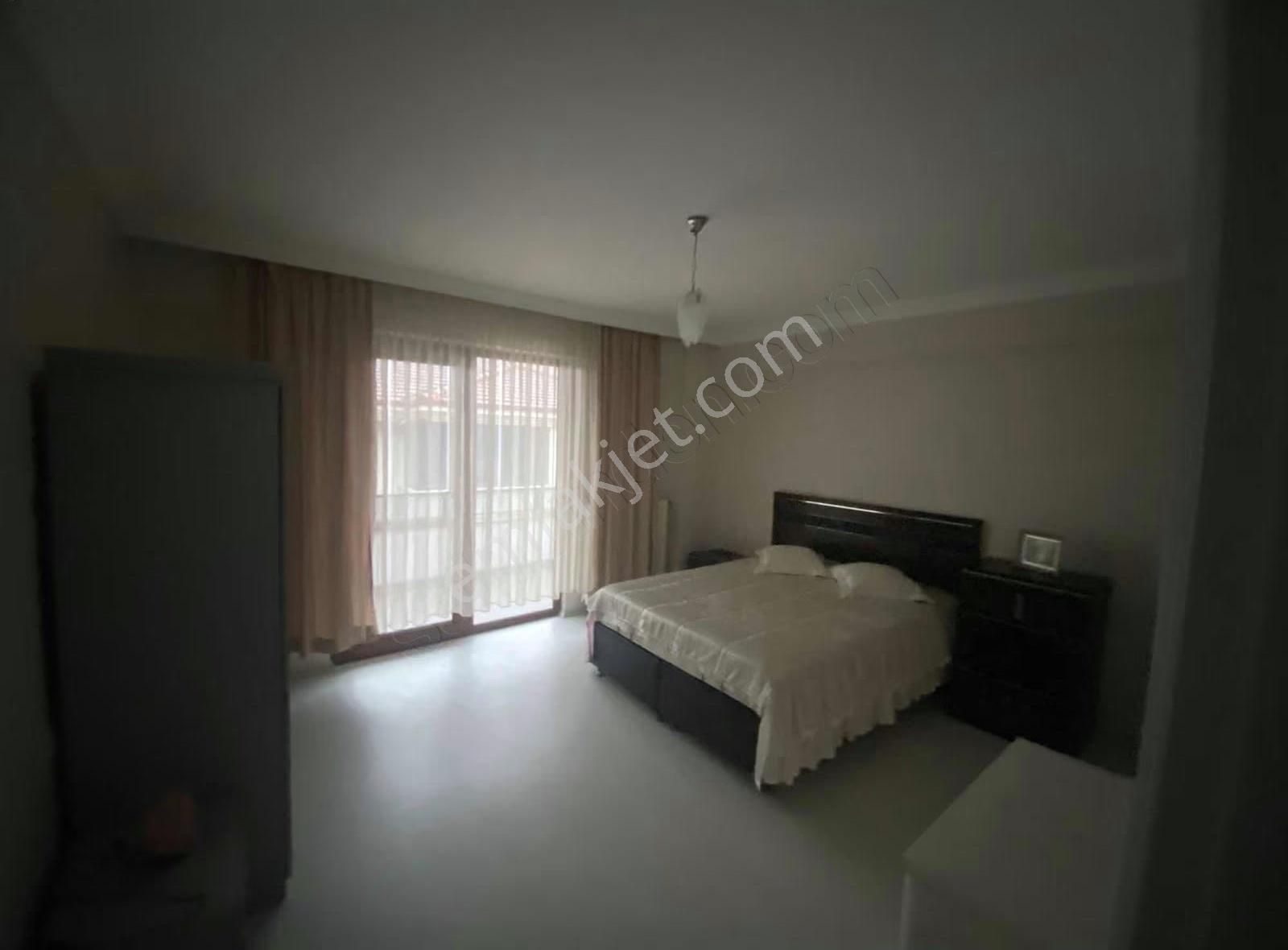 Meriç Çayrak^tan Kapalı Otoparklı Sitede Full Eşyalı Daire - Görsel 7