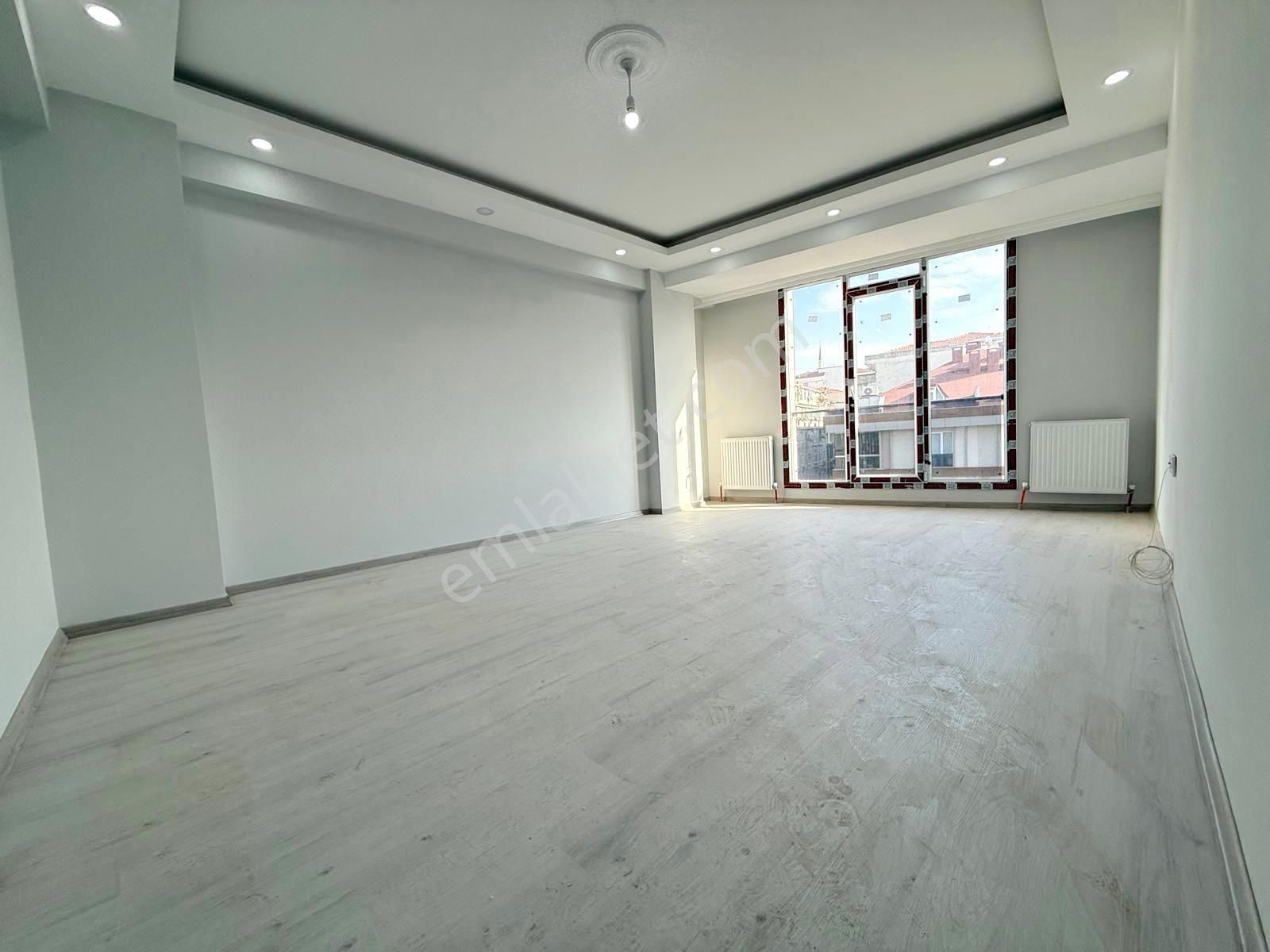 Merkezi Konumda Cadde Üzeri Sıfır 3+1 Ara Kat Satılık Daire - Görsel 3