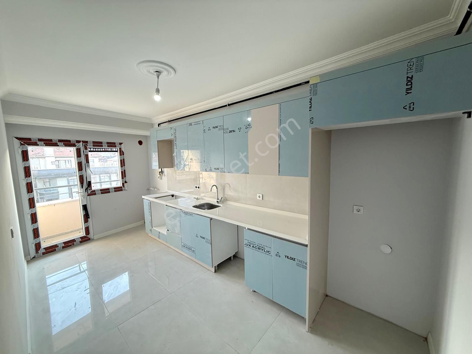 Merkezi Konumda Cadde Üzeri Sıfır 3+1 Ara Kat Satılık Daire