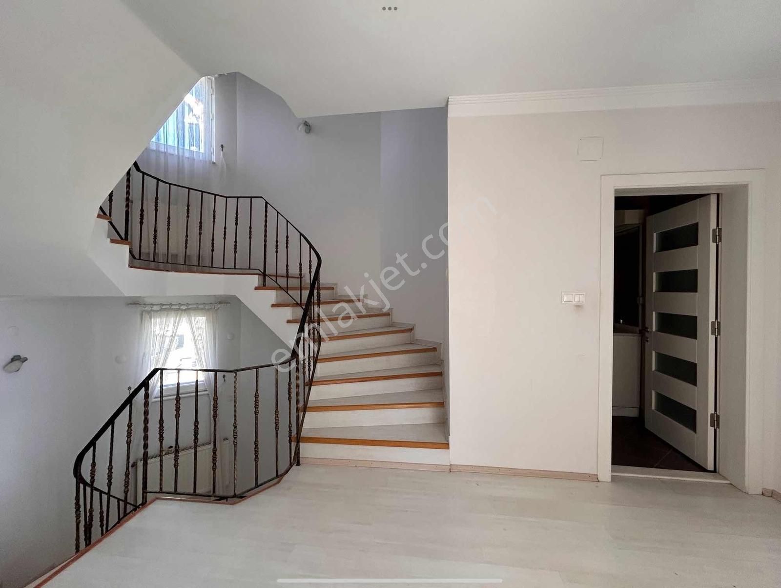 Bademli Mürselde Doğa İçinde Geniş Bahçeli 5+1 Villa - Görsel 10