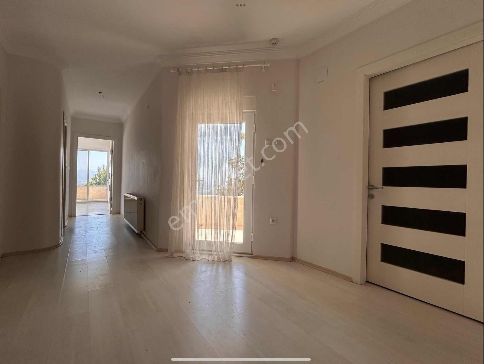 Bademli Mürselde Doğa İçinde Geniş Bahçeli 5+1 Villa - Görsel 3