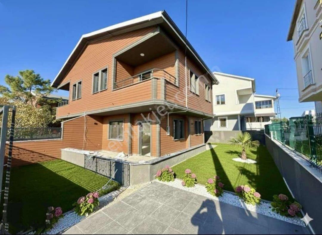 Kartallar,dan Şahane Proje. 2 Katlı Büyük Bahçeli Fırsat Yazlık.