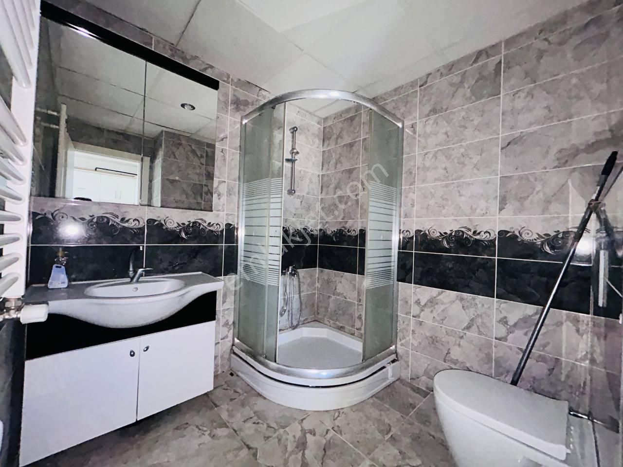 Atakum’da Tramvaya Çok Yakın Eşyalı Satılık 1+1 - Görsel 11