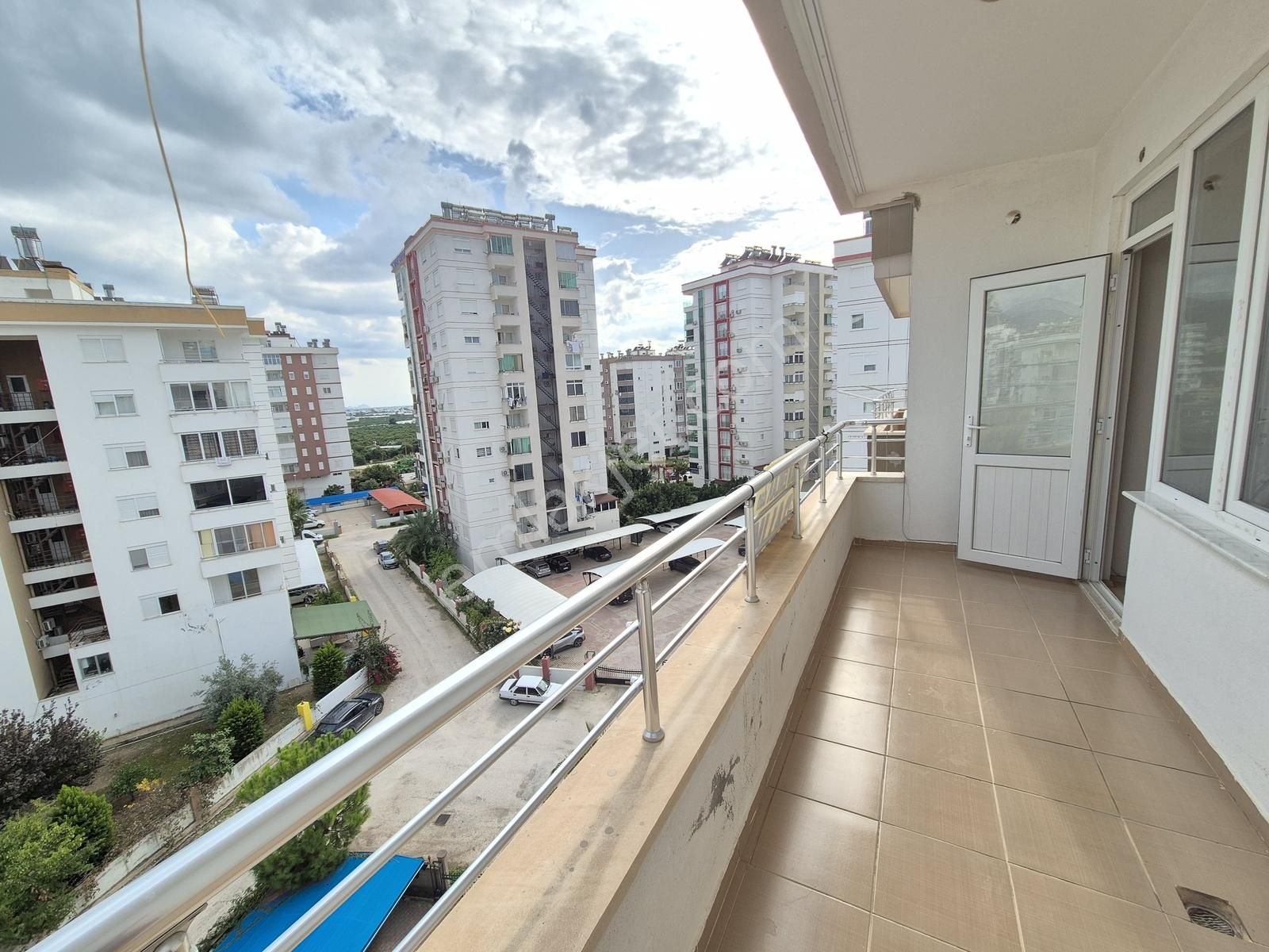 Erdoğan Emlak'tan Ayrı Mutfaklı 75 M2 Netli 2+0 Kiralık Daire - Görsel 2