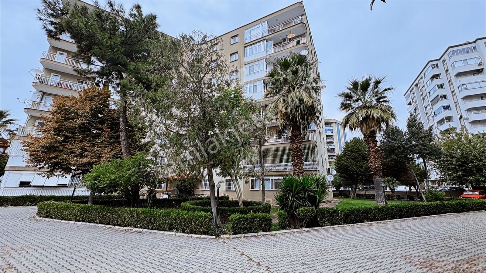 Osmangazi Mah.'de Yıldız Sit.'de Otoparklı Yatırımlık 3+1 Daire