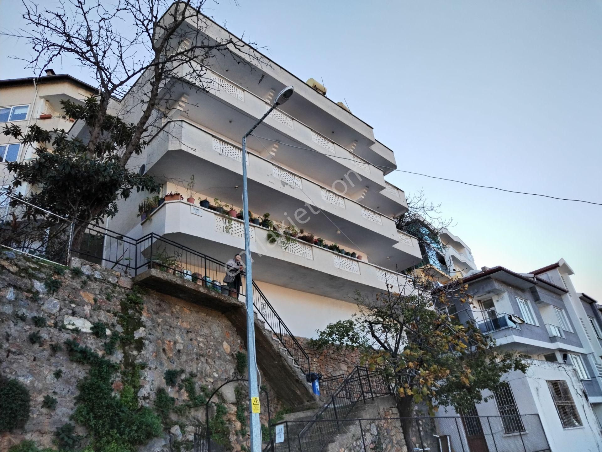 Alanya Kalede 3 Katlı Satılık Bina