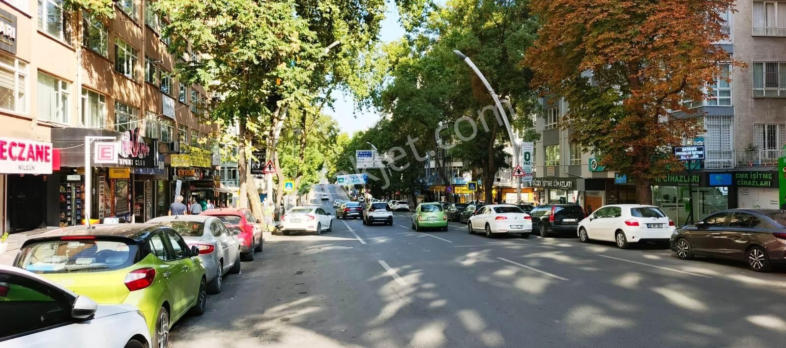 Kızılay Merkezde Teraslı Süper Ofis Katı - Görsel 23