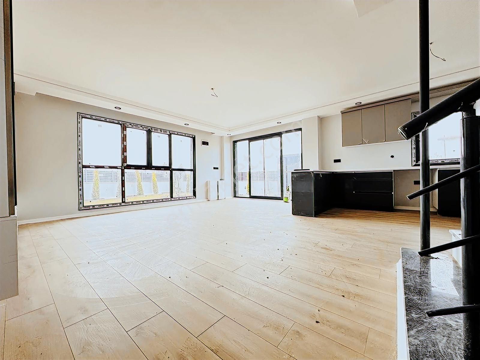 -mega Yapı- Yeniçiftlikte Deniz Manzaralı Emsalsiz 4+1 Lüx Villa - Görsel 14