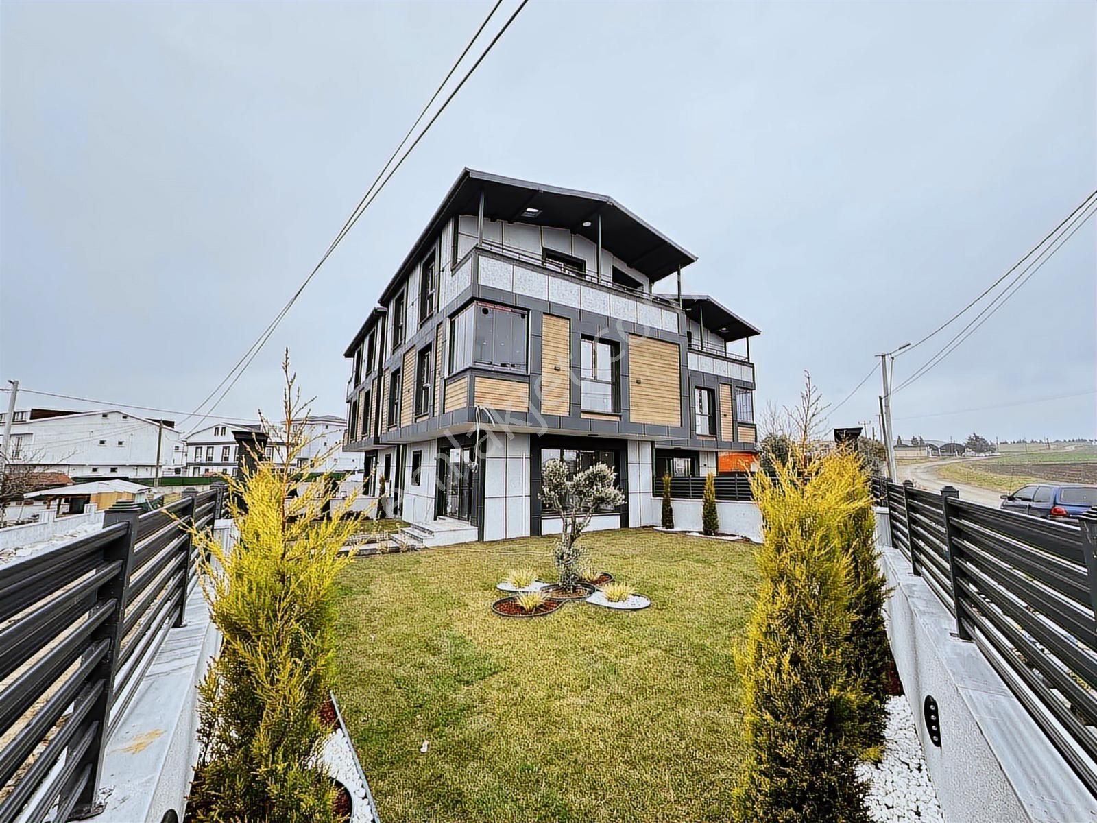 -mega Yapı- Yeniçiftlikte Deniz Manzaralı Emsalsiz 4+1 Lüx Villa