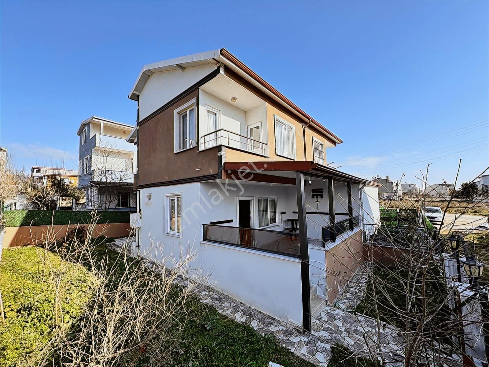 Mega Yapıdan Yeniçiftlikte İskanlı Bodrumlu Eşyalı Lüx Villa