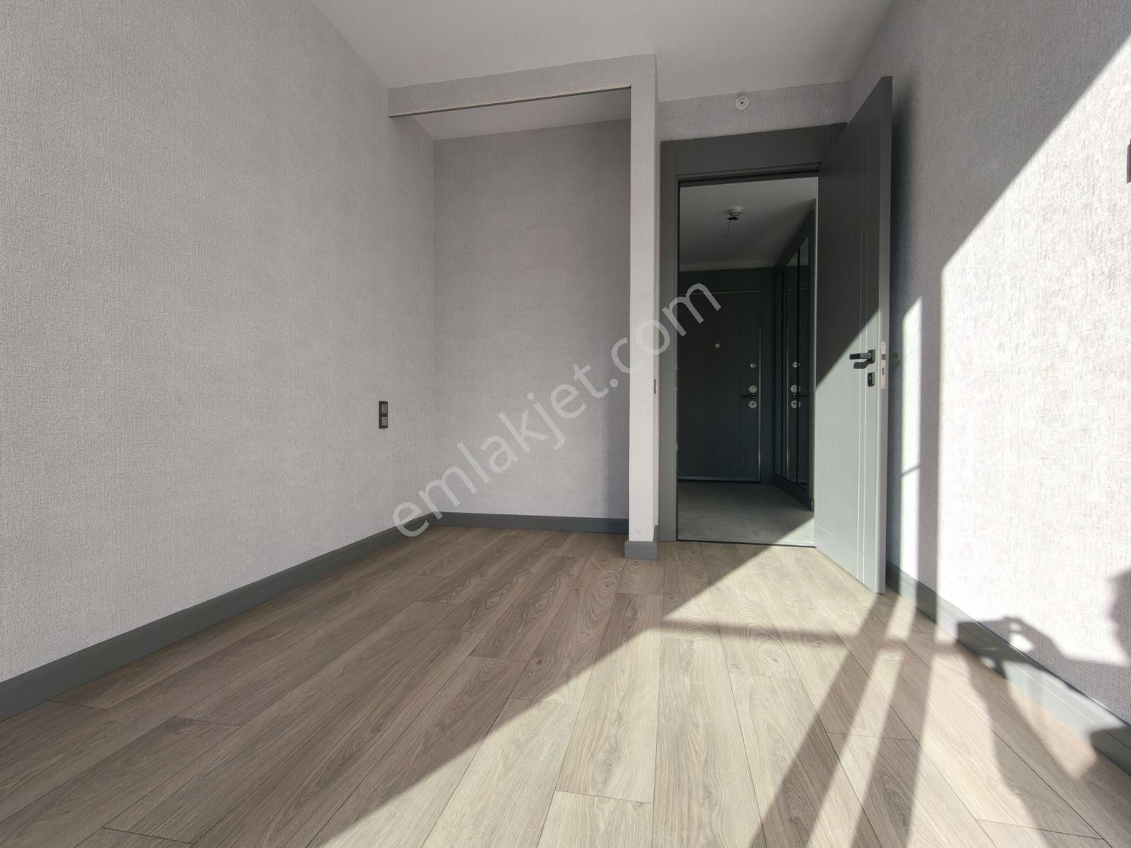 Emaks'tan/çamlıca/ipektaş Caddede/yapılı/1+1/ofis/konut - Görsel 16