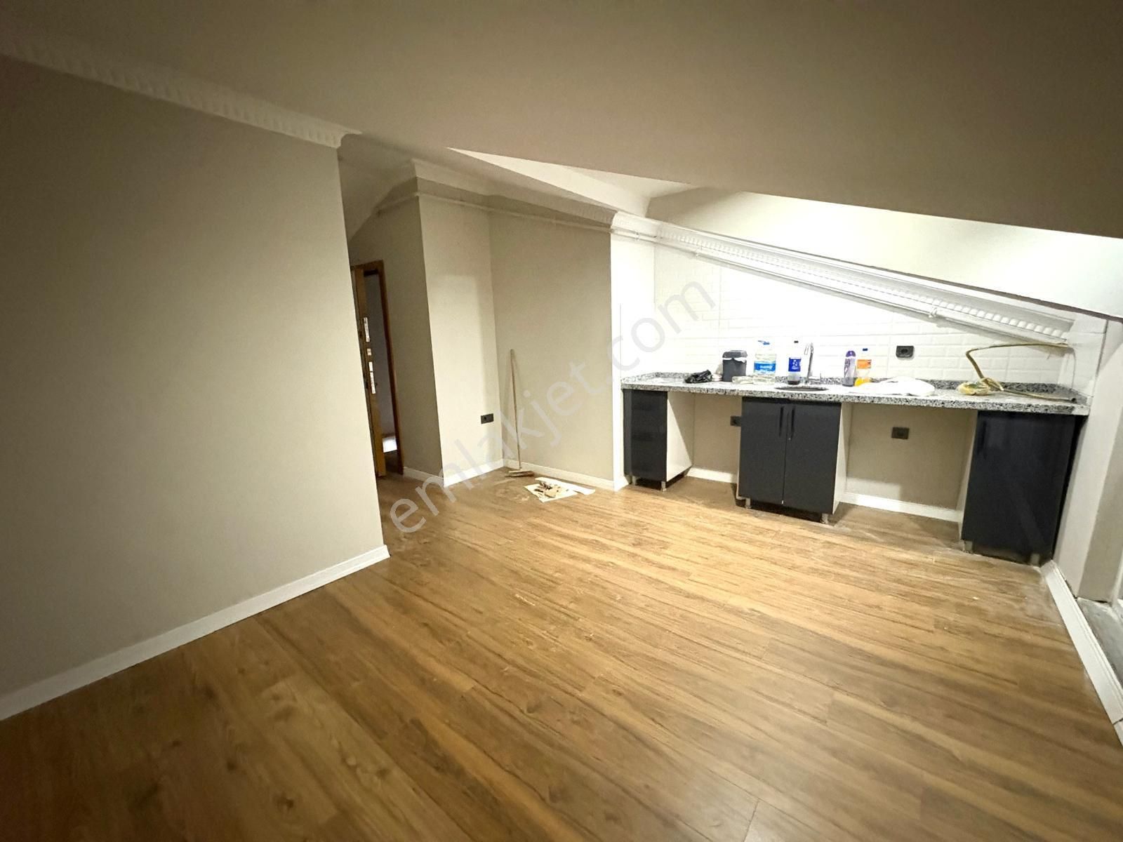 Emir Emlak’dan 1+1 Yeni Bina Asansörlü Binada - Görsel 8