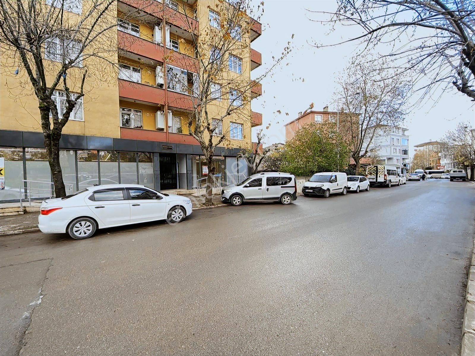 Ekşioğlu Gyd'den 370 M2 Düz Ayak Geniş Cepheli Kiralık Dükkan - Görsel 6