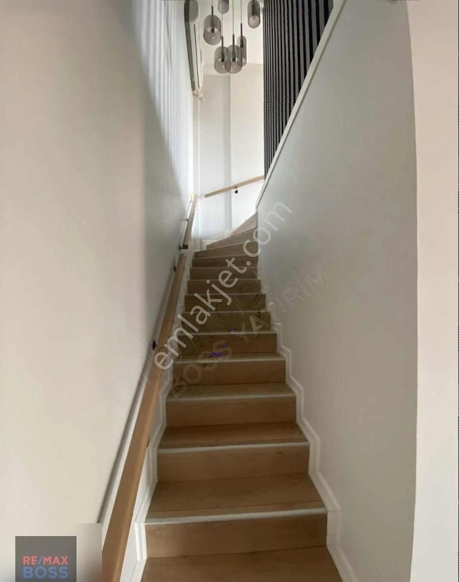 Kennedy Cad. 3+1 Dubleks Teras Daire - Görsel 4