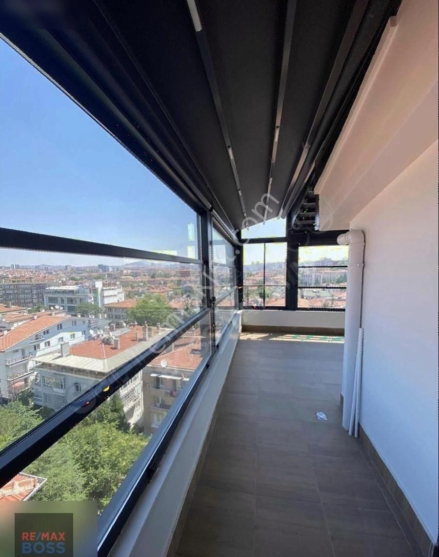 Kennedy Cad. 3+1 Dubleks Teras Daire - Görsel 18